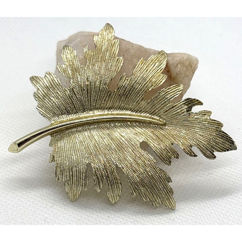 Vintage Emmons Signed Textured Leaf Gold Tone Pin Brooch Fall Autumn Nature